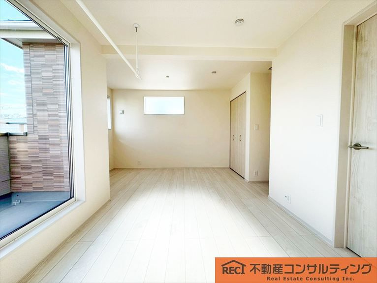 西宮市上田東町　新築戸建　2号棟の居間・リビング