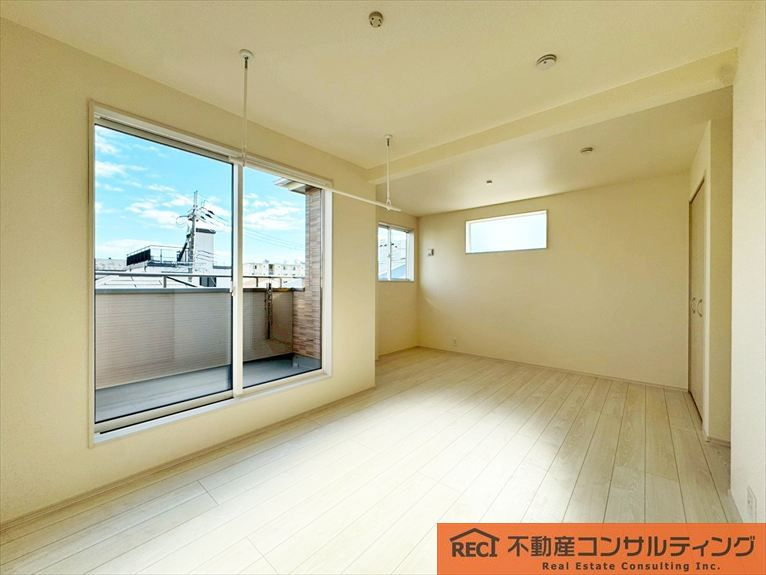 西宮市上田東町　新築戸建　2号棟の居間・リビング