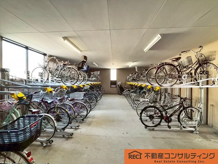ジークレフ西宮鳴尾の駐車場