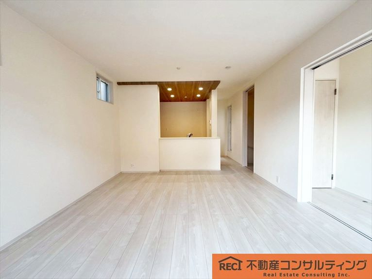西宮市東鳴尾町2丁目　新築戸建の内装