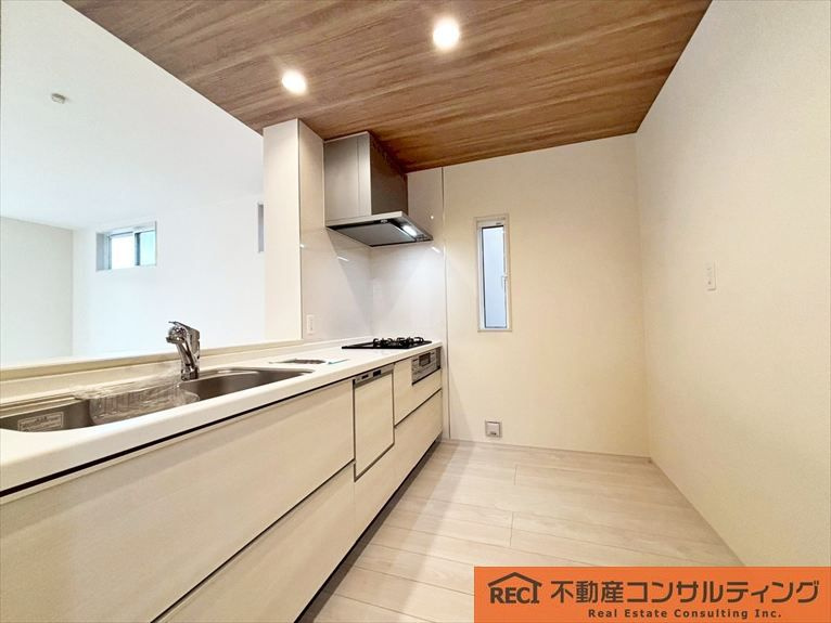 西宮市東鳴尾町2丁目　新築戸建のキッチン|小・中学校徒歩も10分です♪