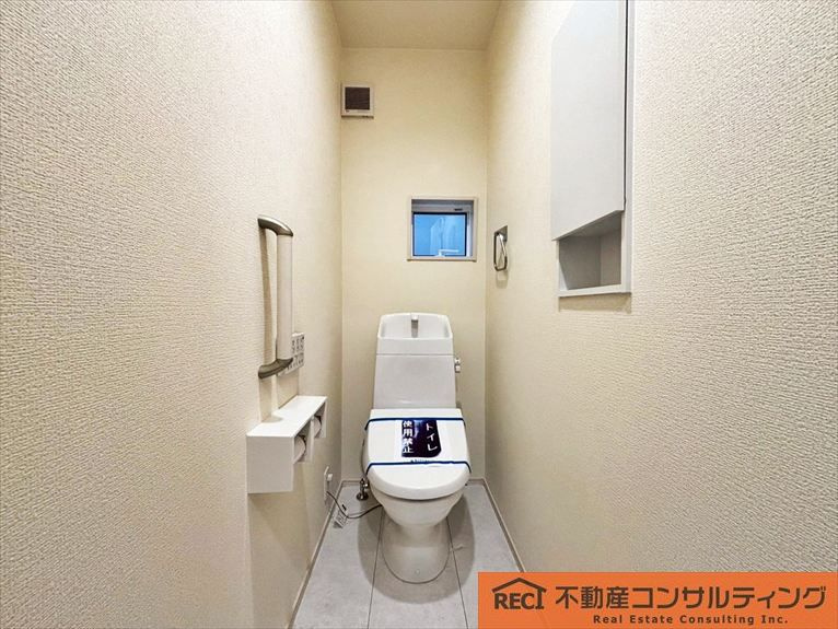 西宮市東鳴尾町2丁目　新築戸建のトイレ