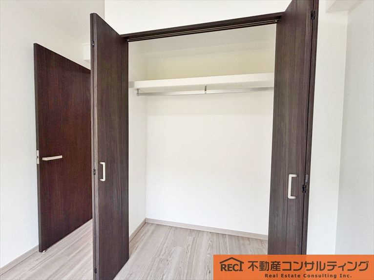 ビアライフ岡本の玄関