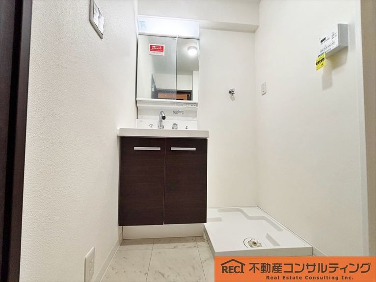 ビアライフ岡本の独立洗面台