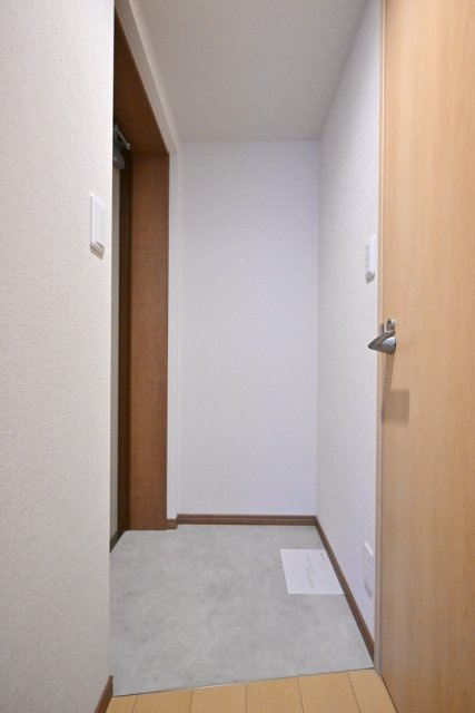ＣＥＮＴＲＡＬ　ＧＡＲＤＥＮ　ＲＥＳＩＤＥＮＣＥ　ＴＯＫＹＯの玄関|シンプルで使いやすい玄関です