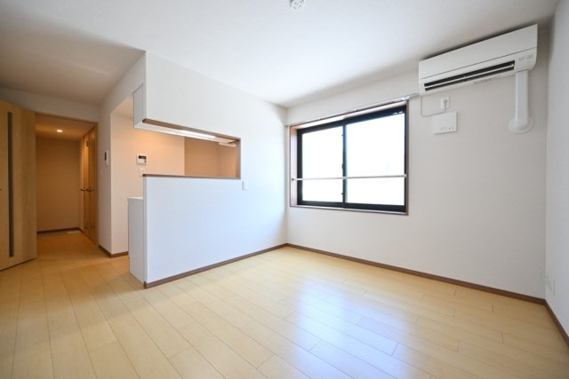 ＣＥＮＴＲＡＬ　ＧＡＲＤＥＮ　ＲＥＳＩＤＥＮＣＥ　ＴＯＫＹＯの居間・リビング|ゆったりとした居間です