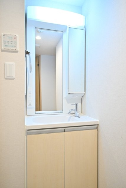 ＣＥＮＴＲＡＬ　ＧＡＲＤＥＮ　ＲＥＳＩＤＥＮＣＥ　ＴＯＫＹＯの独立洗面台|使いやすい独立洗面台です