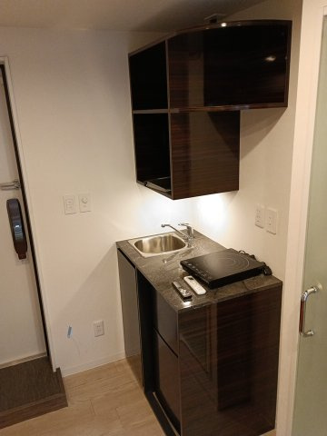 Smart Residence IoTele　初台のキッチン|コンパクトなキッチンで掃除もラクラク