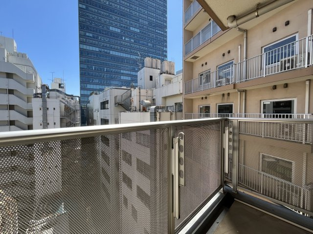 エムジー目黒駅前のバルコニー|落ち着いた時間を過ごせるバルコニーです