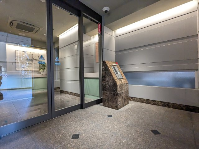 エムジー目黒駅前のエントランス|落ち着いたエントランスです