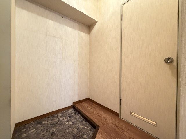 サンマンション鶴舞の玄関