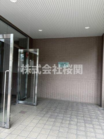 フロール山田町第3のエントランス