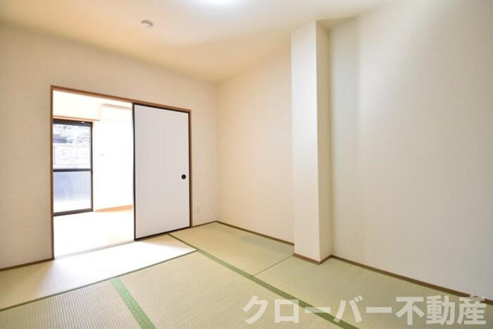 パインズコート新居 E棟の内装|和室６帖