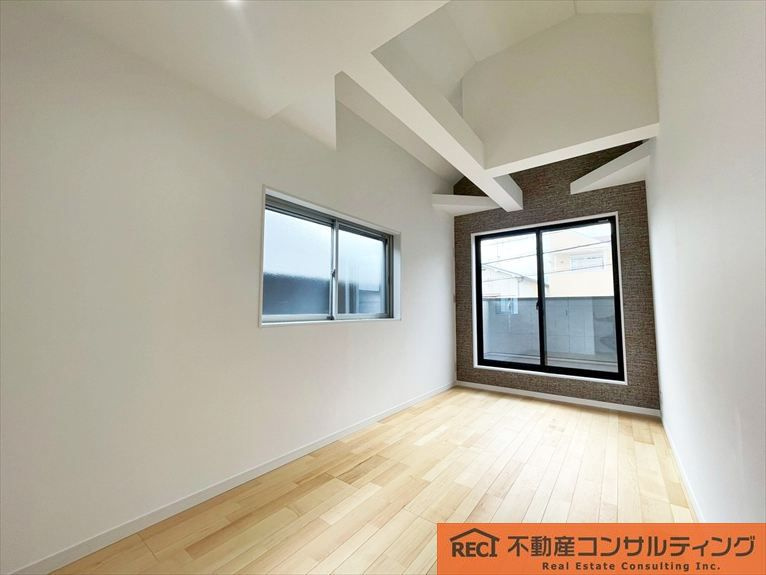 神戸市灘区上野通5丁目　新築戸建　２号地の子供部屋