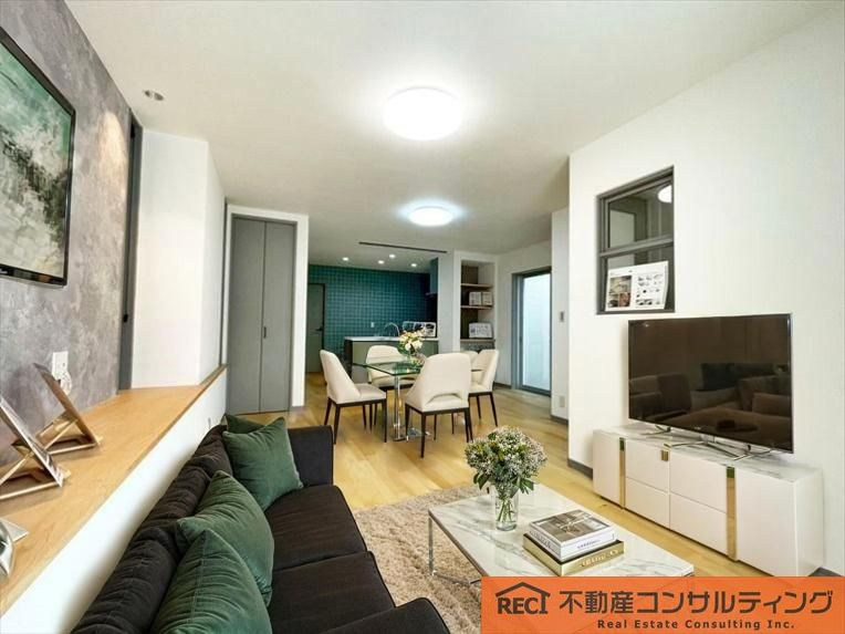 神戸市灘区上野通5丁目　新築戸建　２号地の居間・リビング|住宅設備が充実！