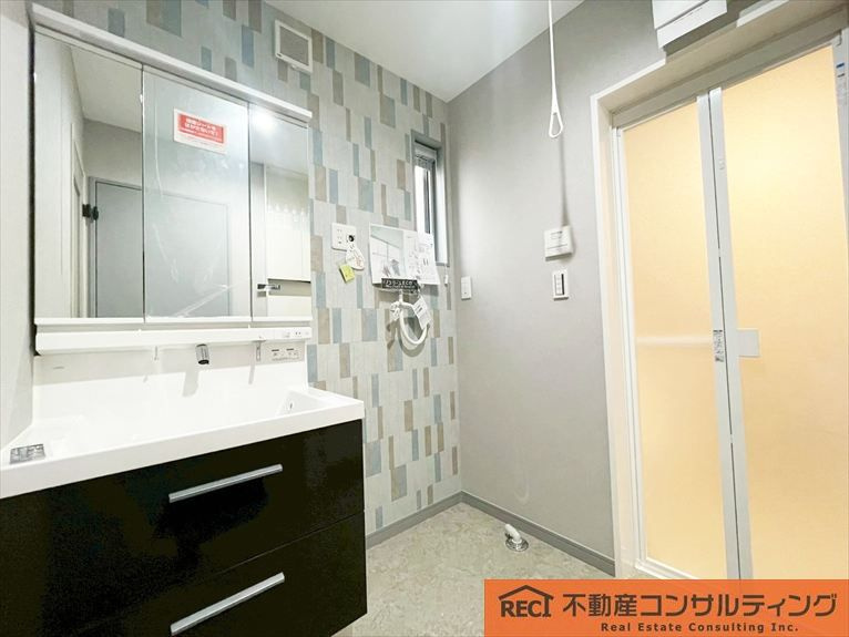神戸市灘区上野通5丁目　新築戸建　２号地の独立洗面台