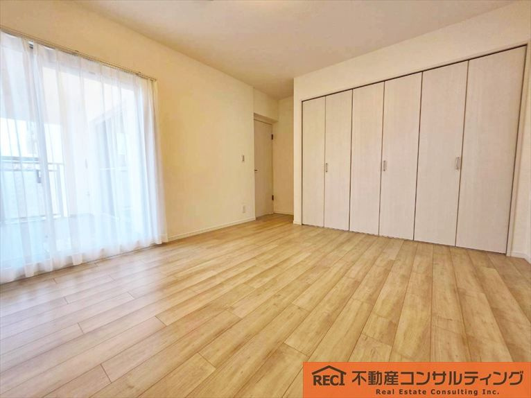 コスモ芦屋川西の洋室