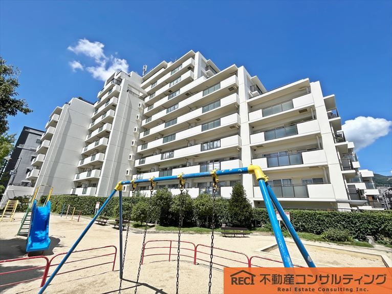 コスモ芦屋川西の外観