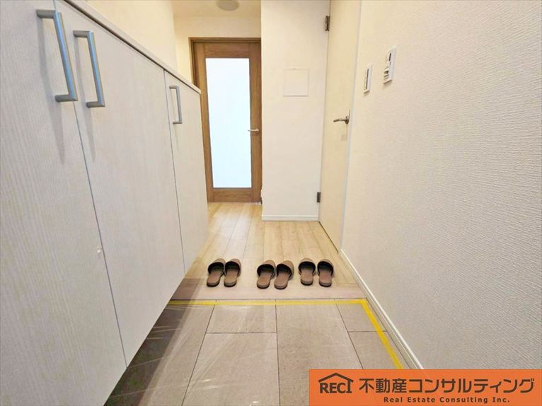 コスモ芦屋川西の玄関