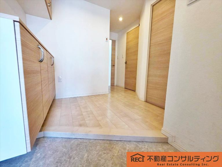 ラ・ファミーユ住吉の玄関