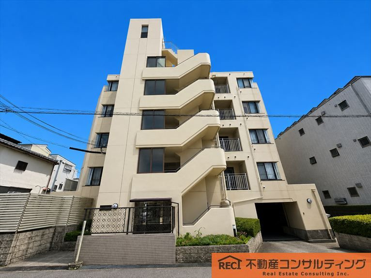 ラ・ファミーユ住吉