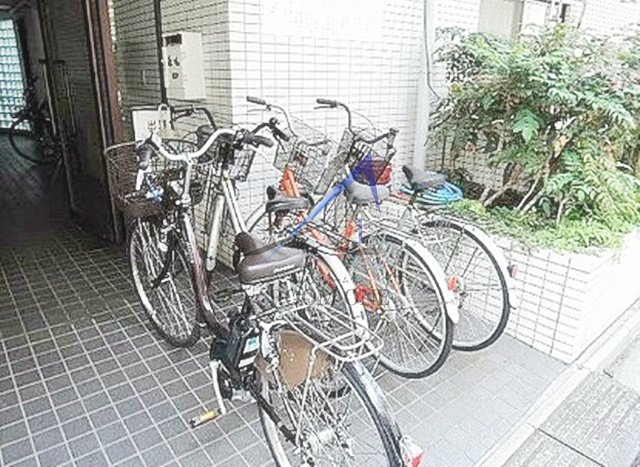 メゾンドールナガヤマのその他共用部分|駐輪場です。