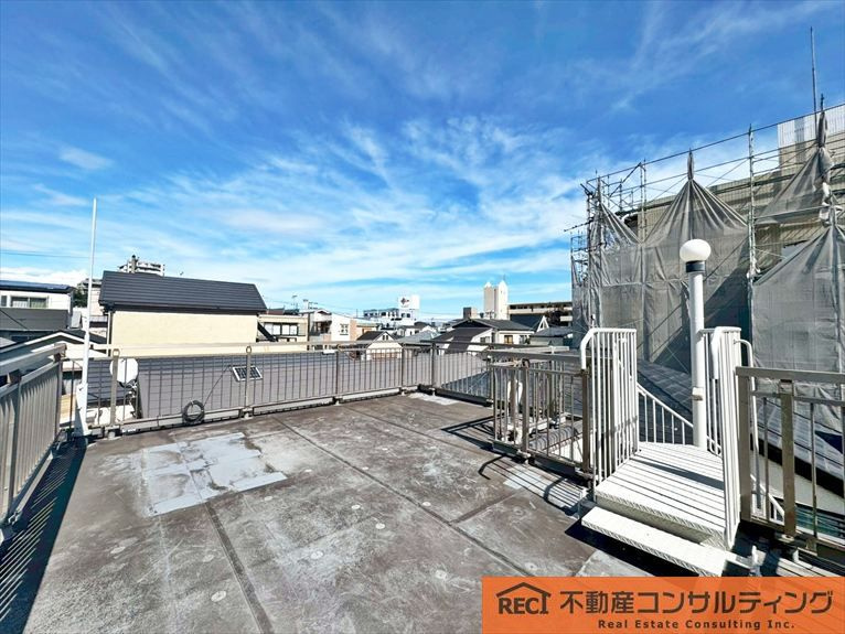 神戸市灘区岩屋中町2丁目　中古戸建のバルコニー