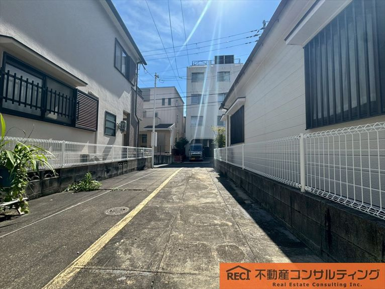 神戸市灘区岩屋中町2丁目　中古戸建の駐車場