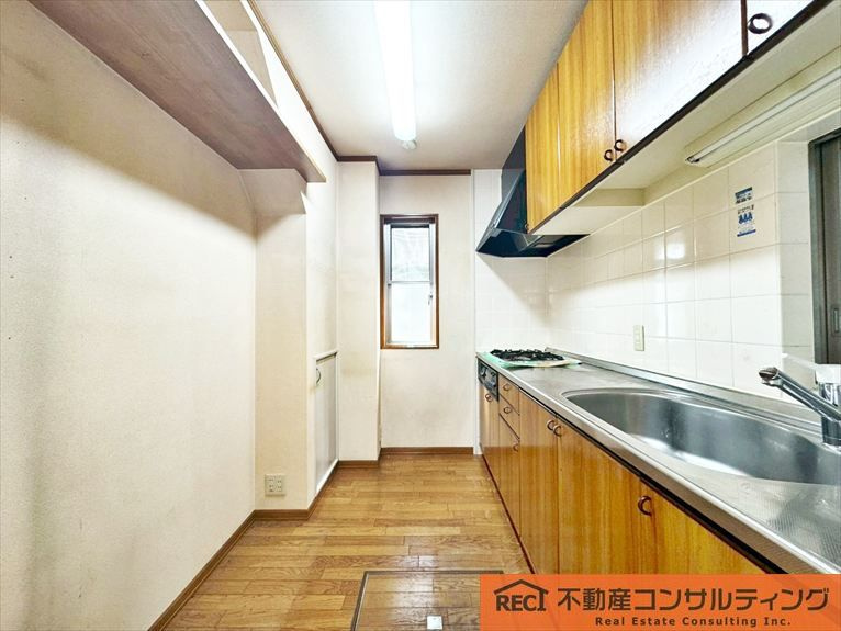 神戸市灘区岩屋中町2丁目　中古戸建のキッチン