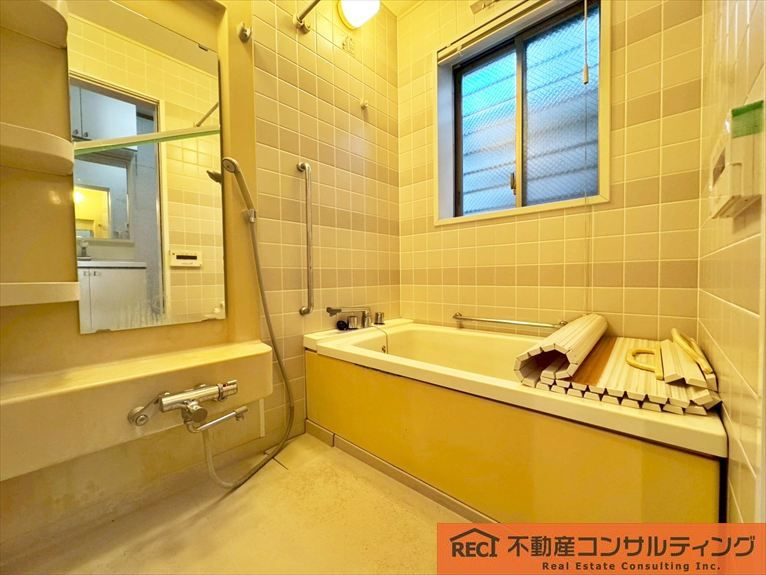 神戸市灘区岩屋中町2丁目　中古戸建の浴室
