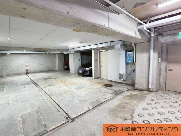グランミュゼ御影の駐車場
