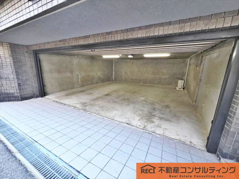 神戸市灘区篠原本町3丁目　中古戸建の玄関