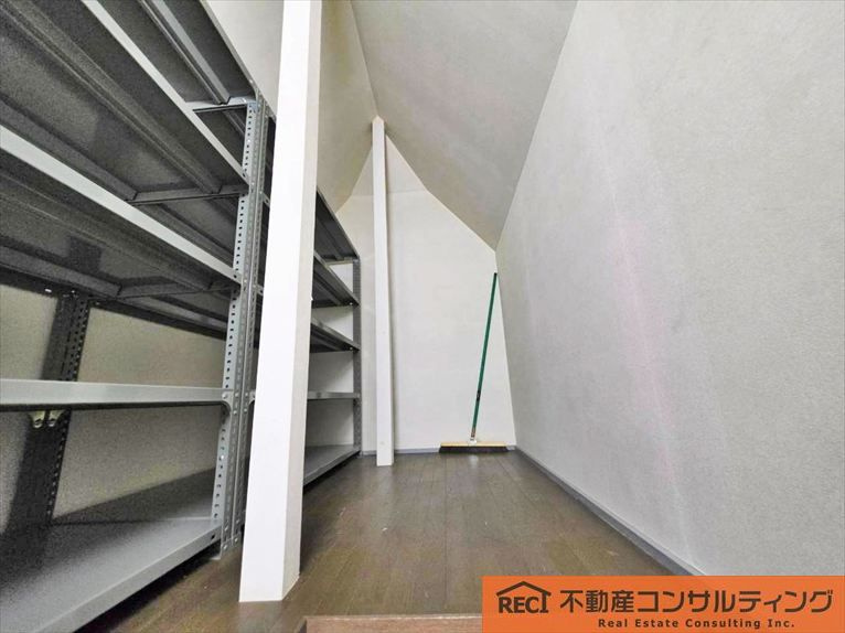 神戸市灘区篠原本町3丁目　中古戸建の収納