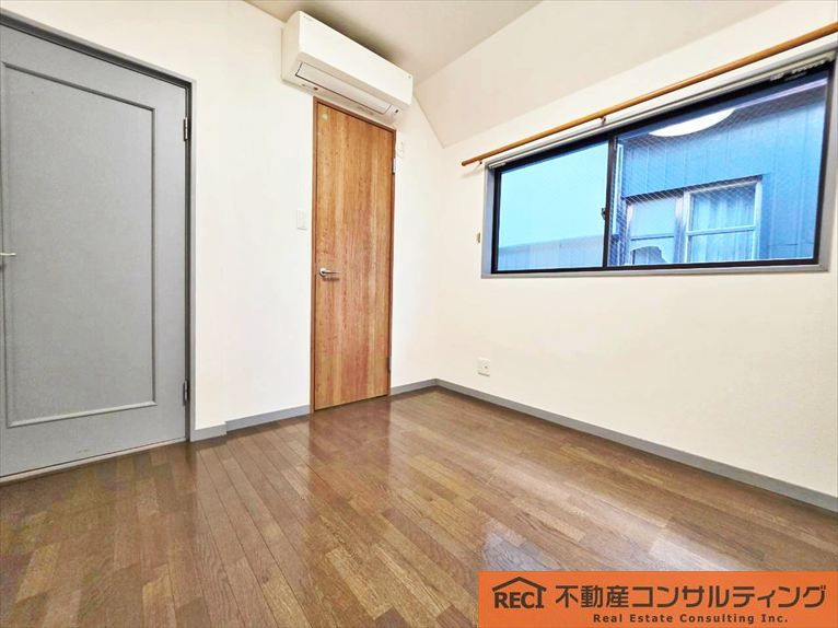 神戸市灘区篠原本町3丁目　中古戸建の洋室