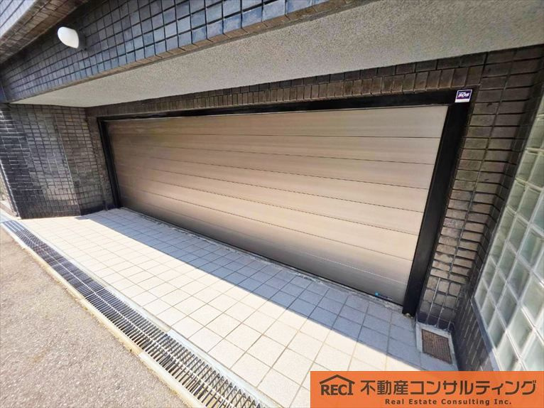神戸市灘区篠原本町3丁目　中古戸建の駐車場