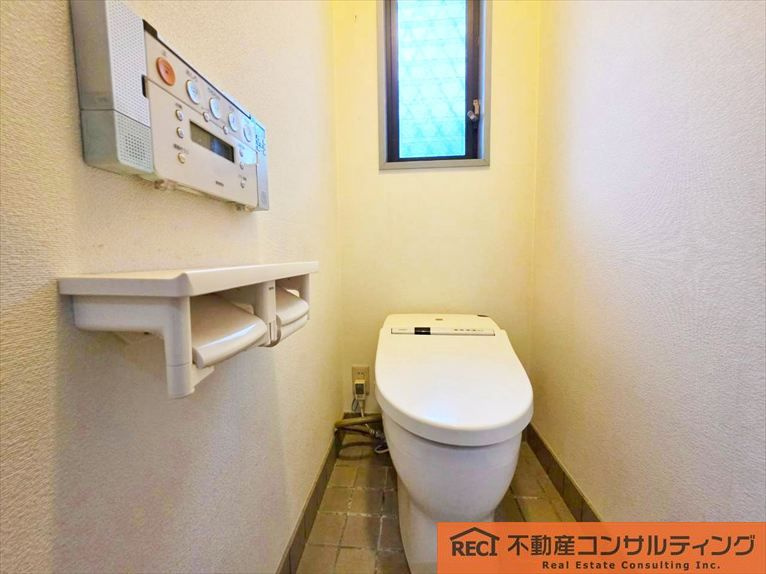 神戸市灘区篠原本町3丁目　中古戸建のトイレ