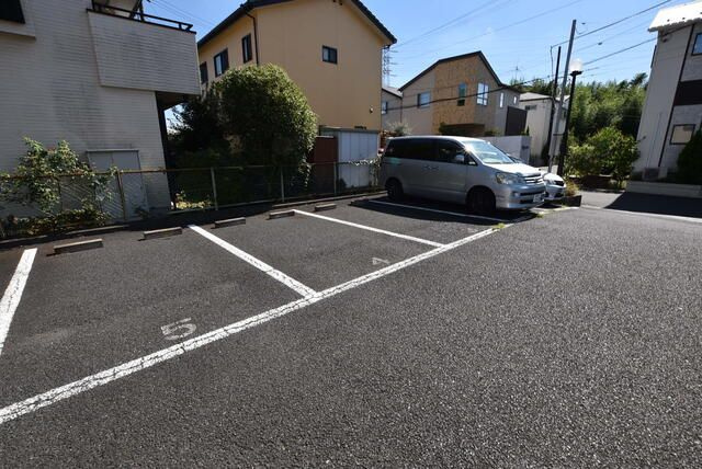 ブライトステージ南柏の駐車場|カースペースがあります