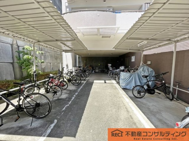 ジオ六甲山手の駐輪場