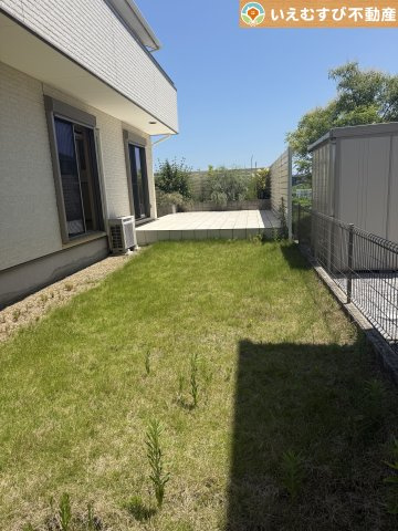 熊谷市新島　中古戸建の庭|ガーデニングが楽しめそう
季節の草花で彩りを！ガーデニングで緑あふれる景色を作るのも楽しみ♪