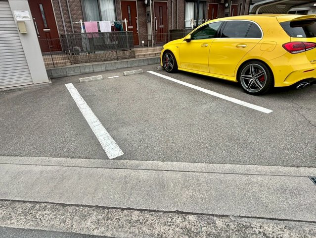 ウィット英賀保の駐車場