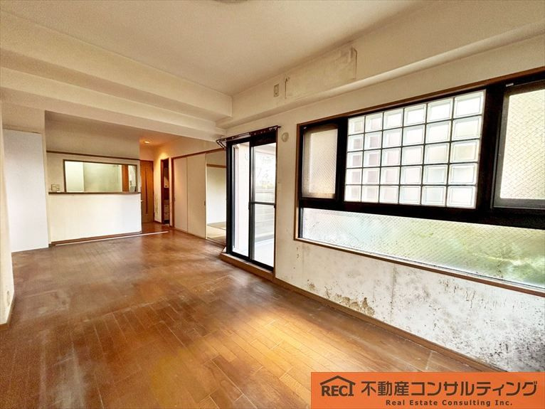 ヴェルビュ西宮北口の洋室|南向きバルコニーで陽当たり・通風良好！