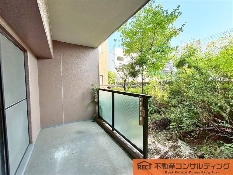 ヴェルビュ西宮北口のバルコニー