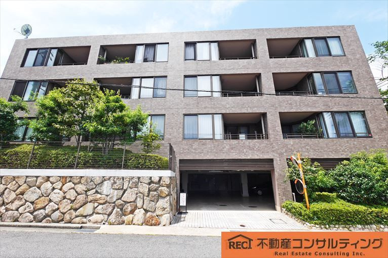 グランステイツ六甲・桜通のエントランス
