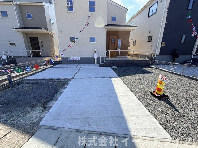 【新築戸建】　いわき市郷ケ丘2丁目第10　全3棟　長期優良住宅の駐車場|同社施工写真　カースペースです。3台駐車可能！