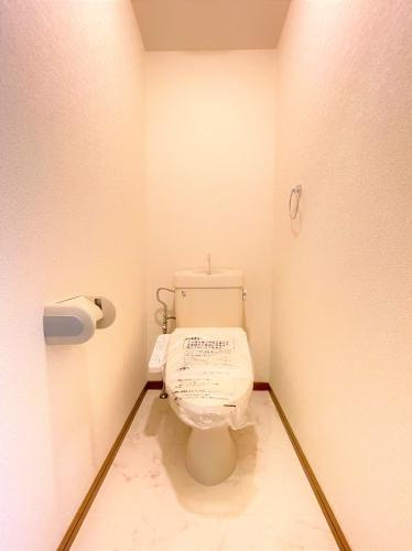 シックス板付のトイレ