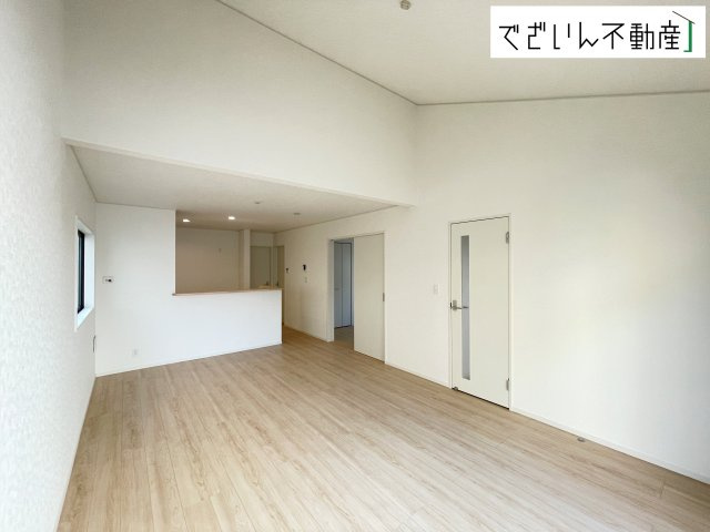 【居間・リビング】 | Cradle garden鴻巣市筑波第5 Ⅱ期 【平屋】新築住宅 | ≪3号棟≫
現地(2026年8月撮影)