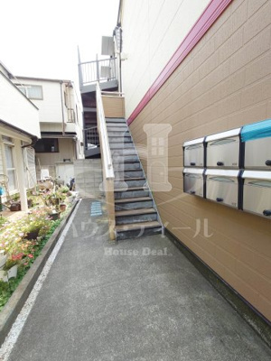 【エントランス】 | リバティハウス | 落ち着いたエントランスです
