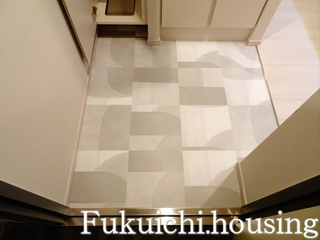 ルネサンスコート上北沢frontの玄関