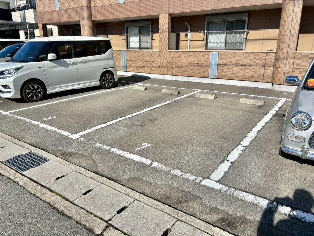 オーシャン・ステラの駐車場