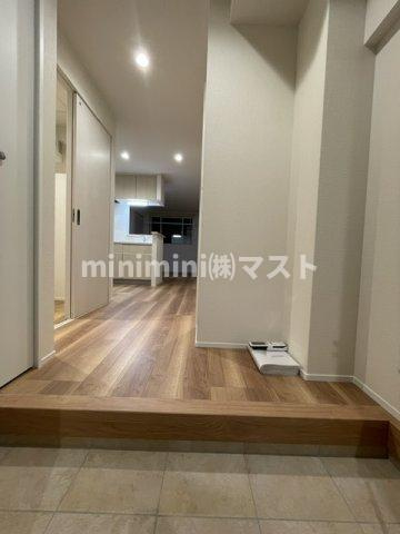 エムズ谷六の玄関